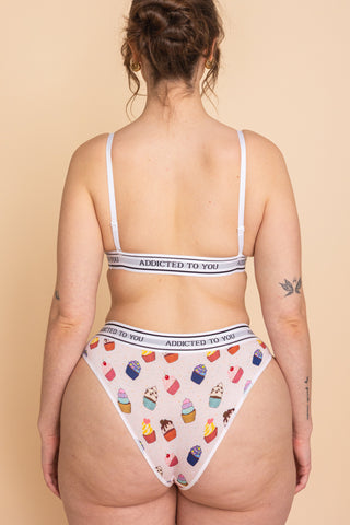 Top Triangle "ADDICTED TO YOU"