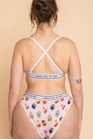 Top Triangle "ADDICTED TO YOU"